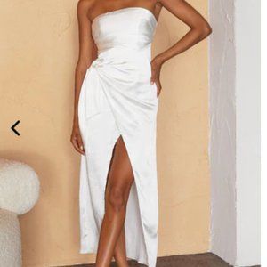 Selfie Leslie Size L NWT White Midi Dress